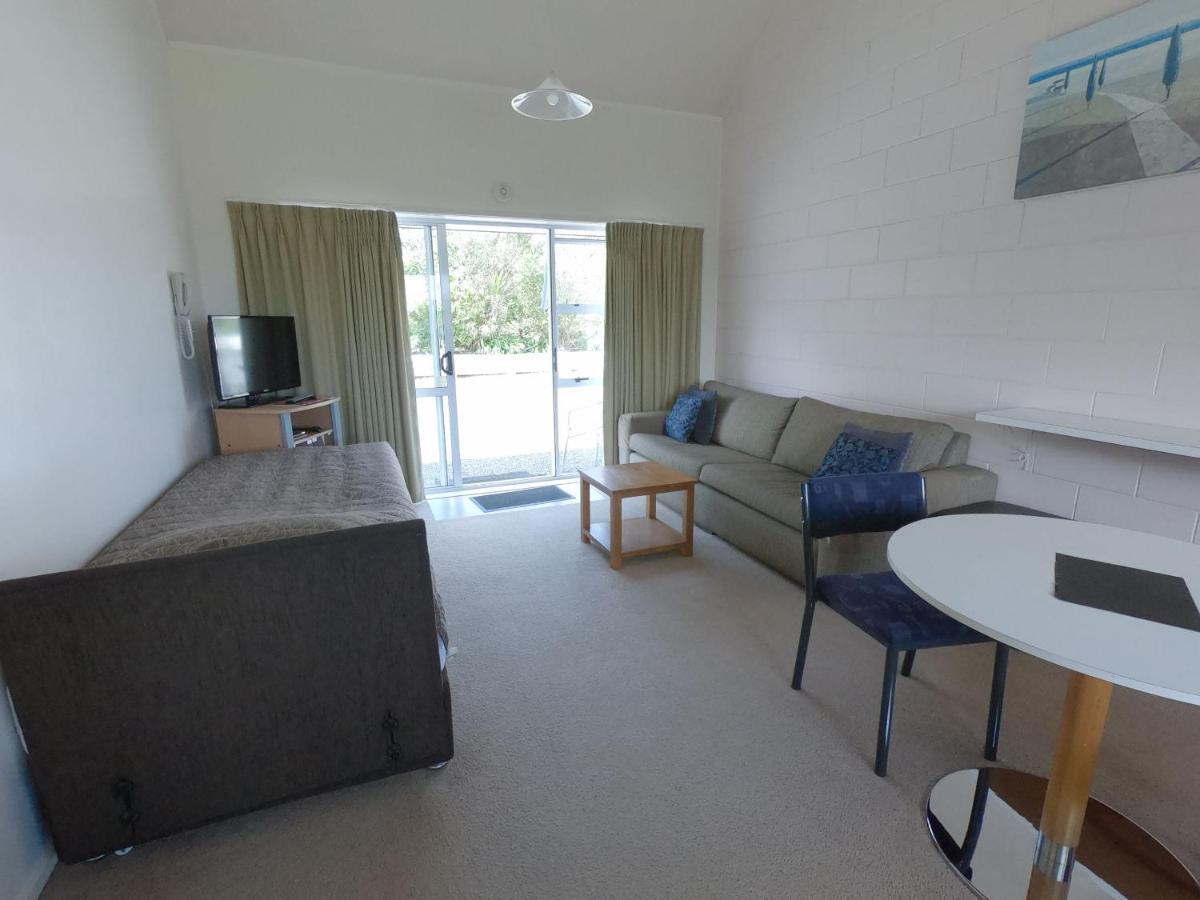 Castle Court Motel Wellsford Eksteriør billede